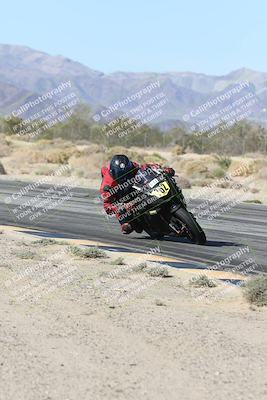 media/Dec-04-2025-Racers Edge (Thu) [[5ebc9f124d]]/3-B Group/3-Session 2 (Turn 7 Inside)/